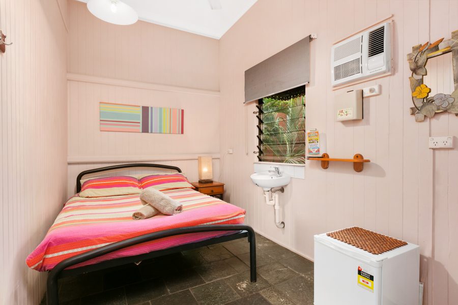 Dreamtime-Hostel-best-Cairns-private-budget-double