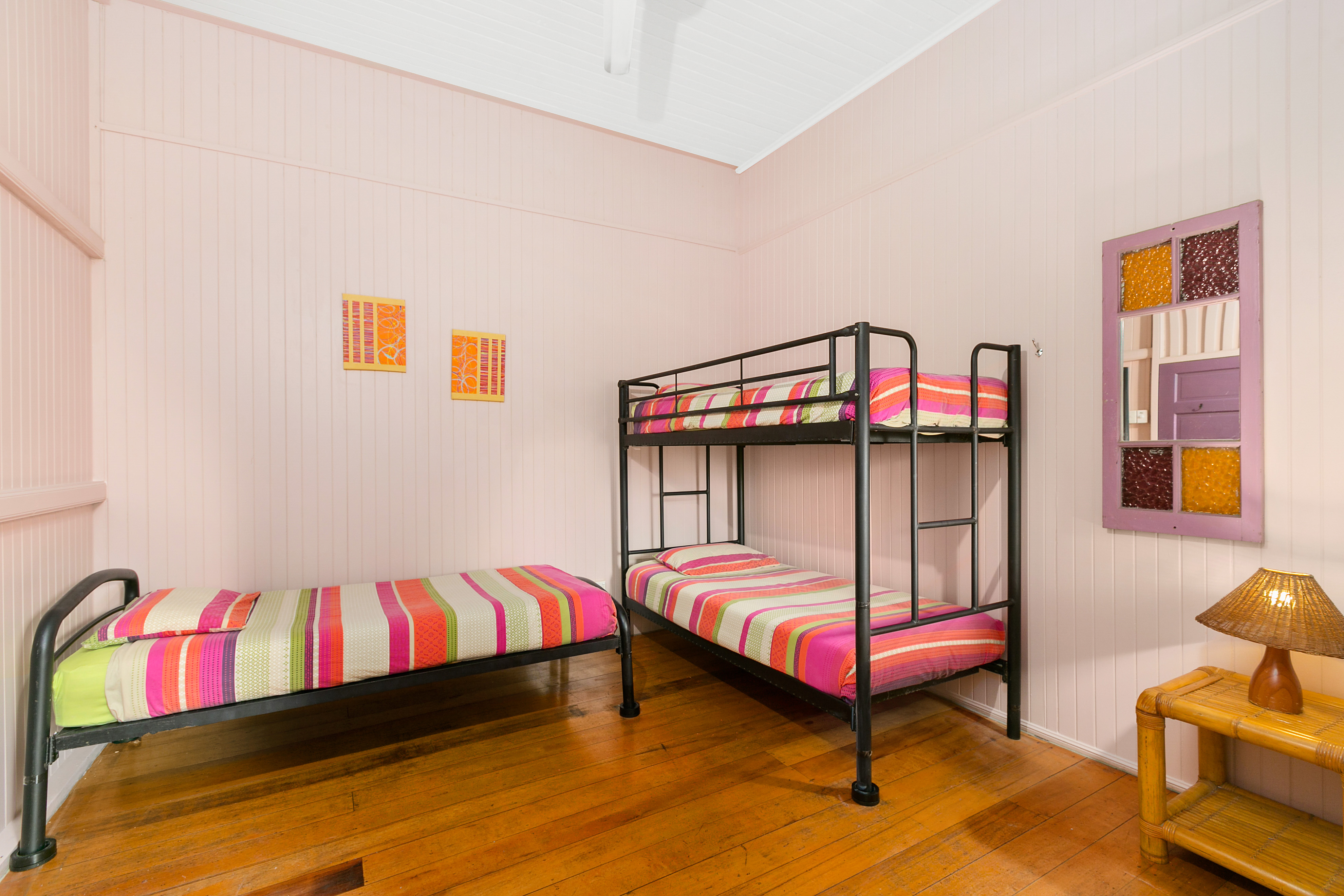 cairns-best-hostel-backpackers-dorm-share-cheap