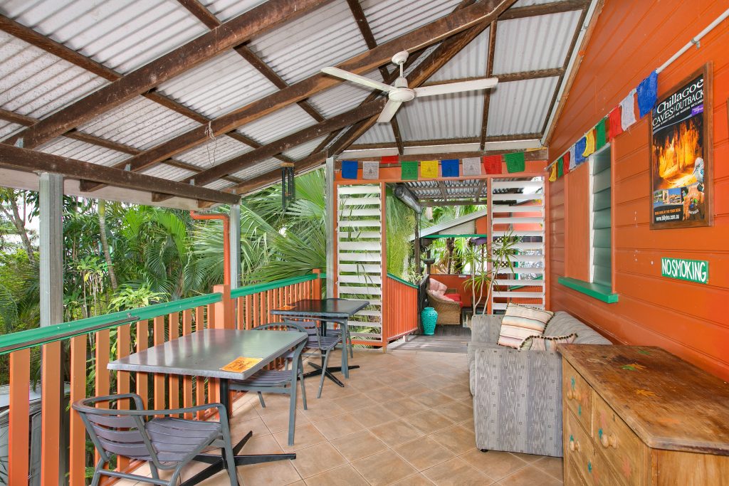 Dreamtime-Cairns-Australia-lounge-best-hostel